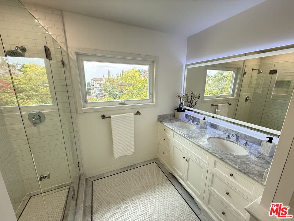 1622 Sunset Plaza Dr. Los Angeles CA 90069 - Image 6