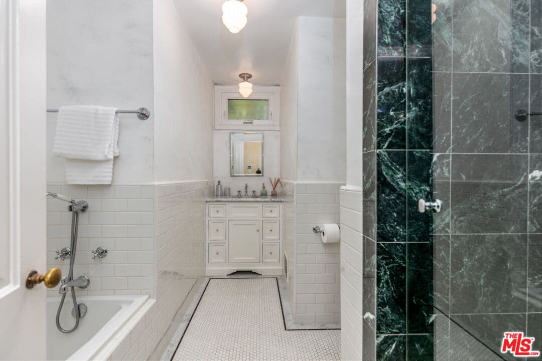 1622 Sunset Plaza Dr. Los Angeles CA 90069 - Image 9