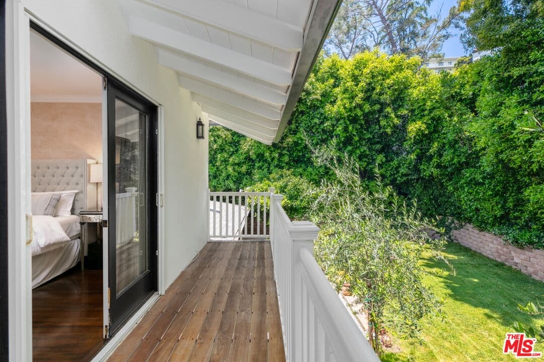 1622 Sunset Plaza Dr. Los Angeles CA 90069 - Image 14