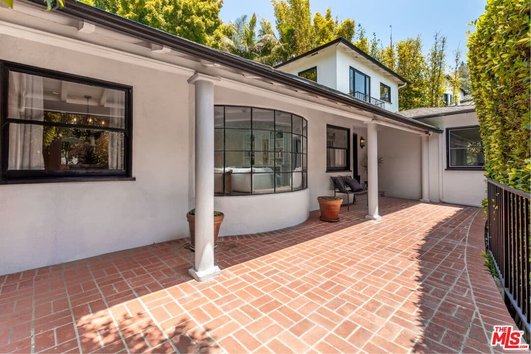 1622 Sunset Plaza Dr. Los Angeles CA 90069 - Image 16