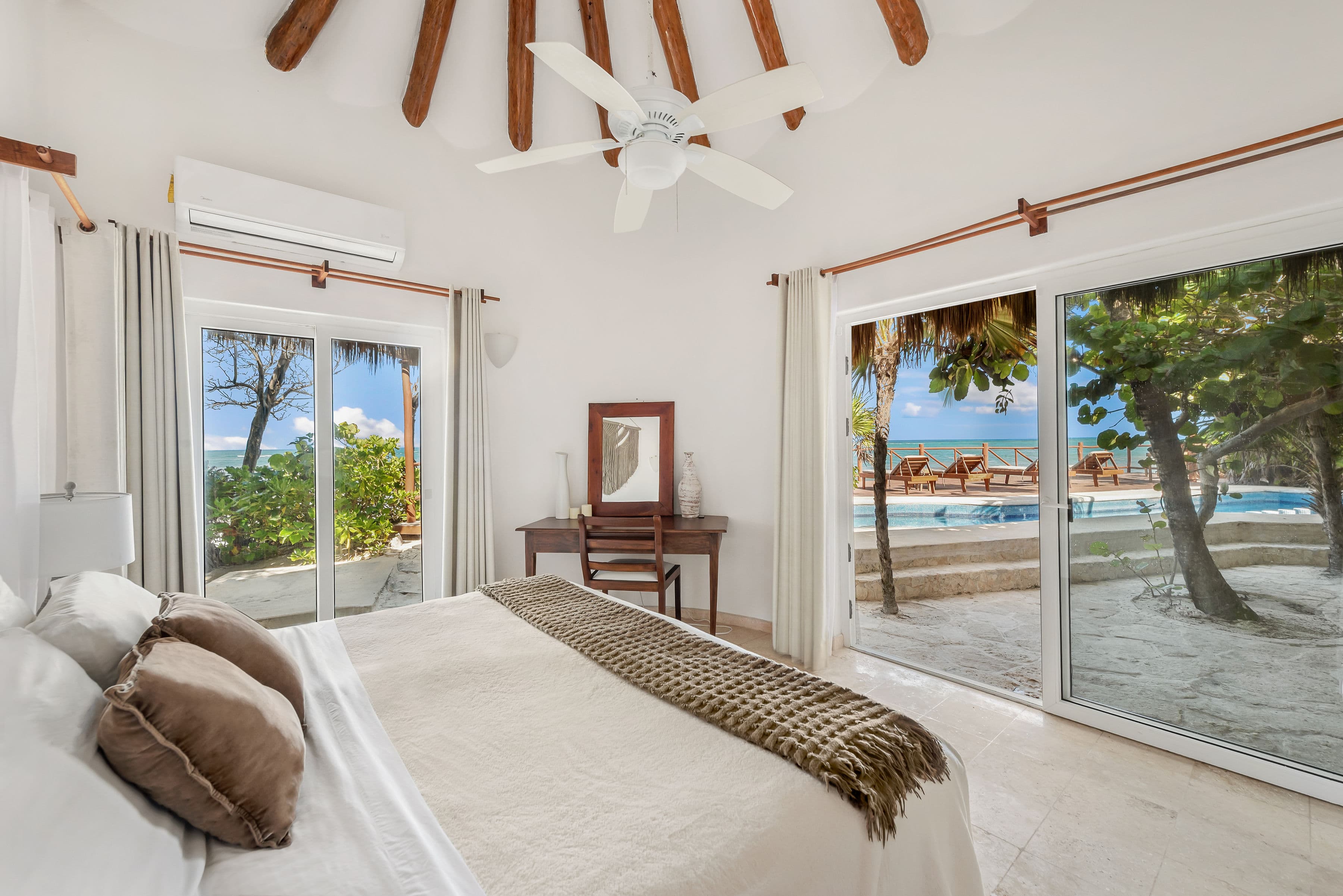 Casa Sofia | 5 Bedroom Beachfront Villa - Image 16