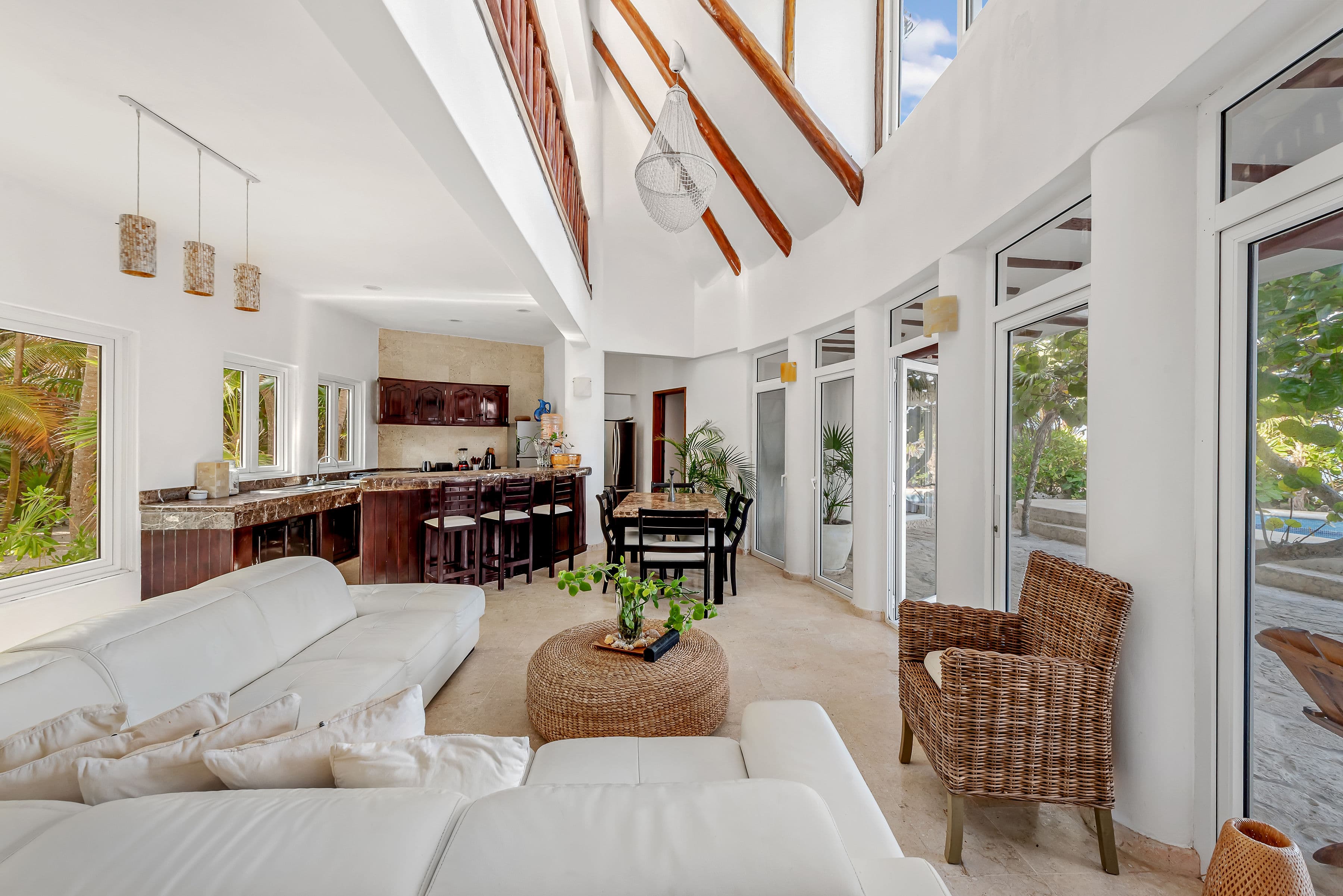 Casa Sofia | 5 Bedroom Beachfront Villa - Image 17