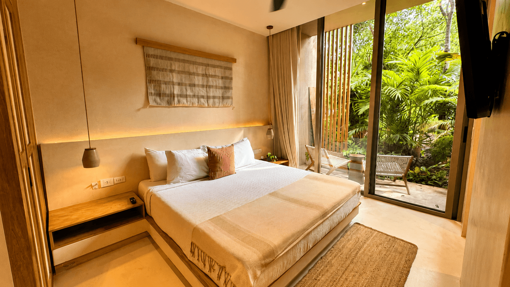 Aflora Poolside | 1 Bed Exclusive Studio - Image 4