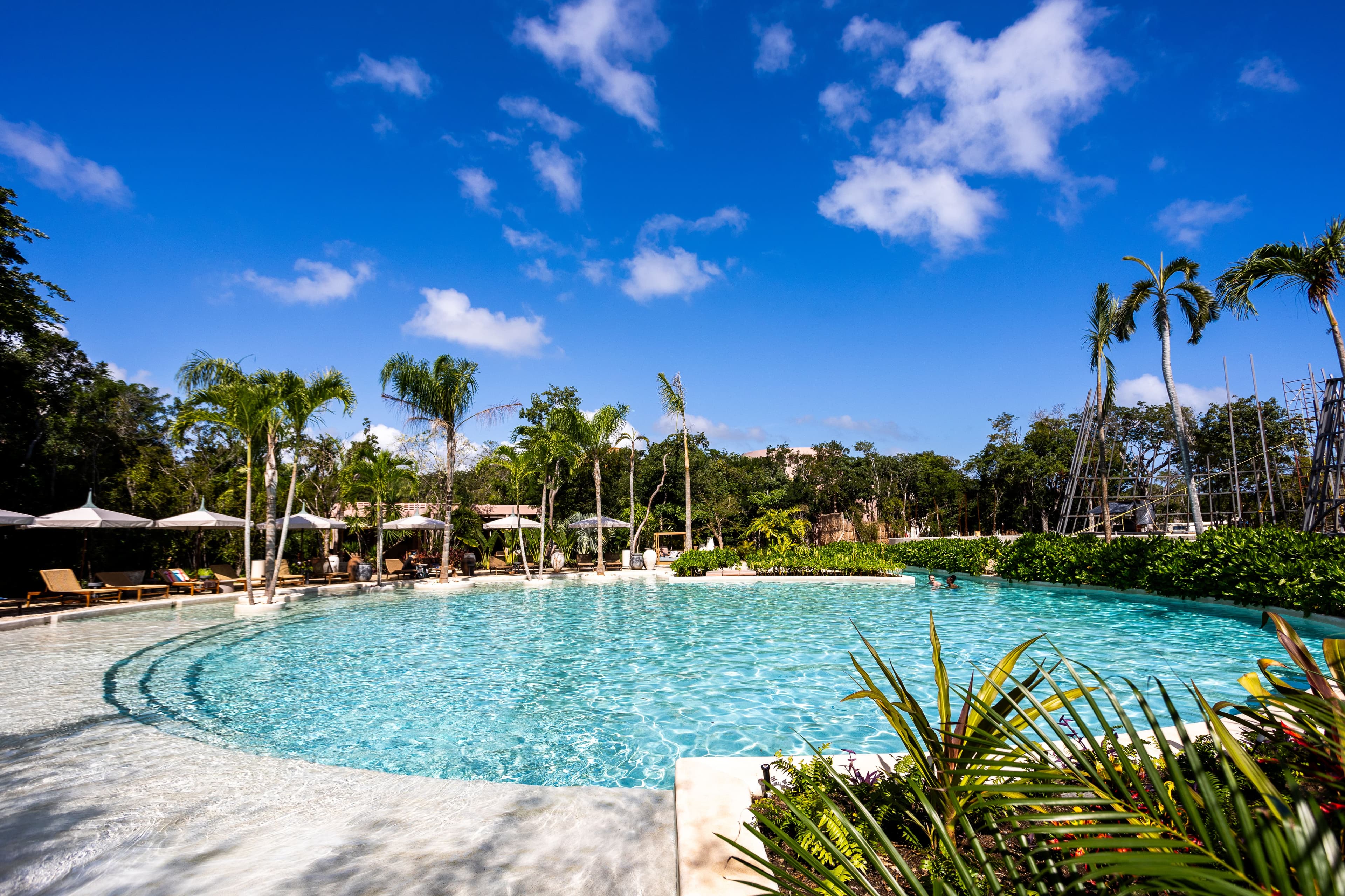Aflora Poolside | 1 Bed Exclusive Studio - Image 13