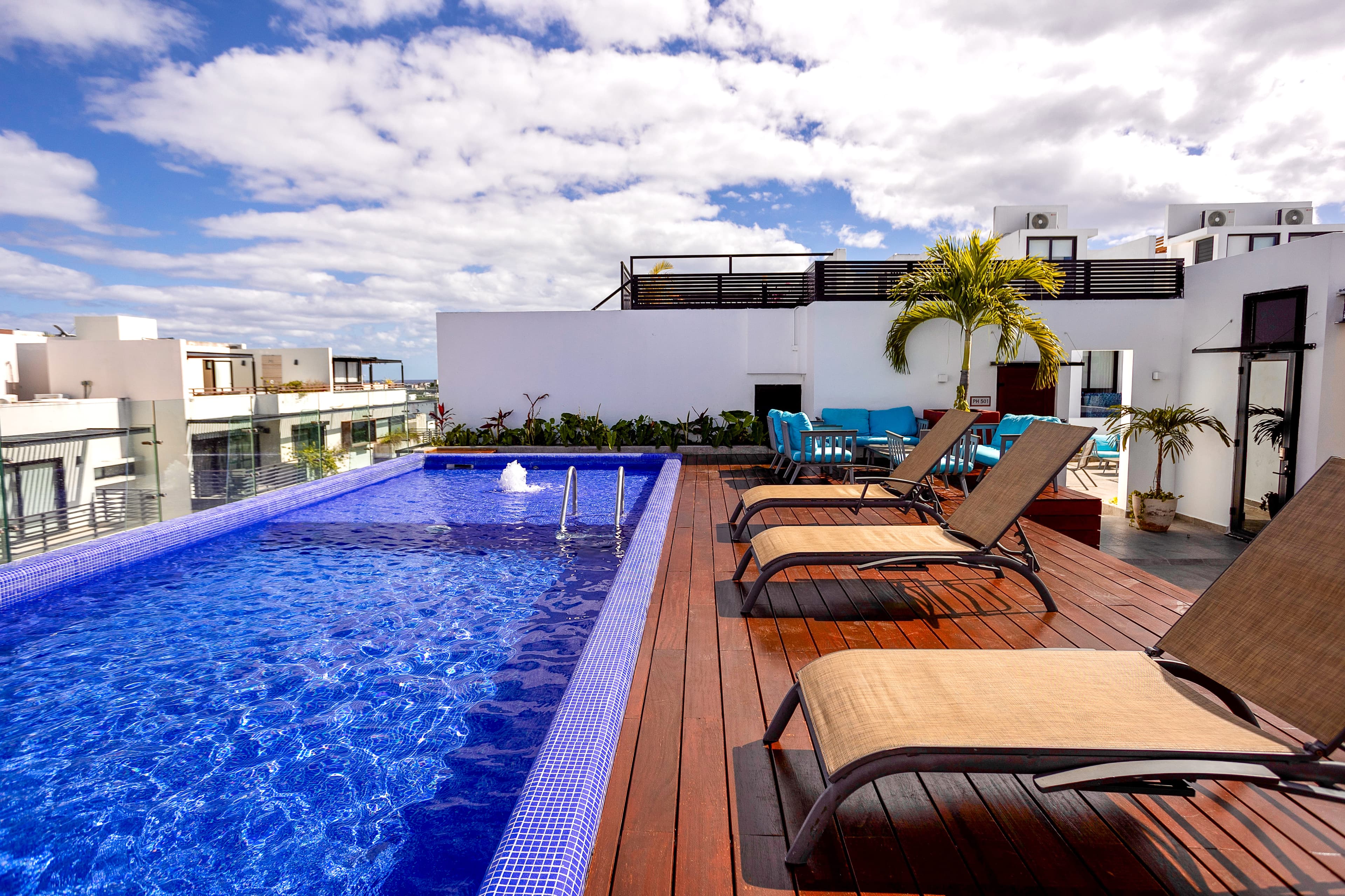 Icono | 3 Bedroom Luxe Condo - Image 1