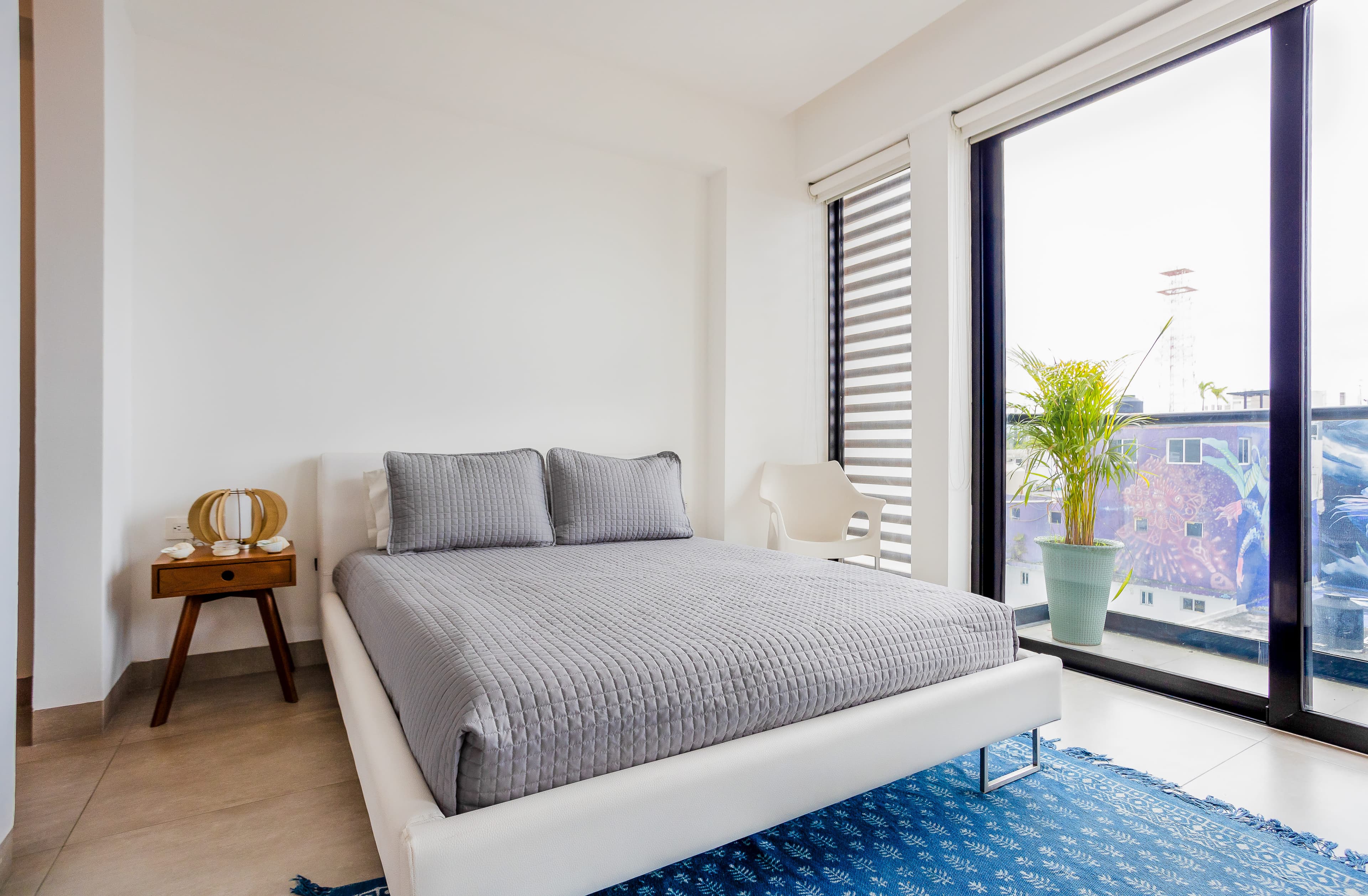 Icono | 3 Bedroom Luxe Condo - Image 6