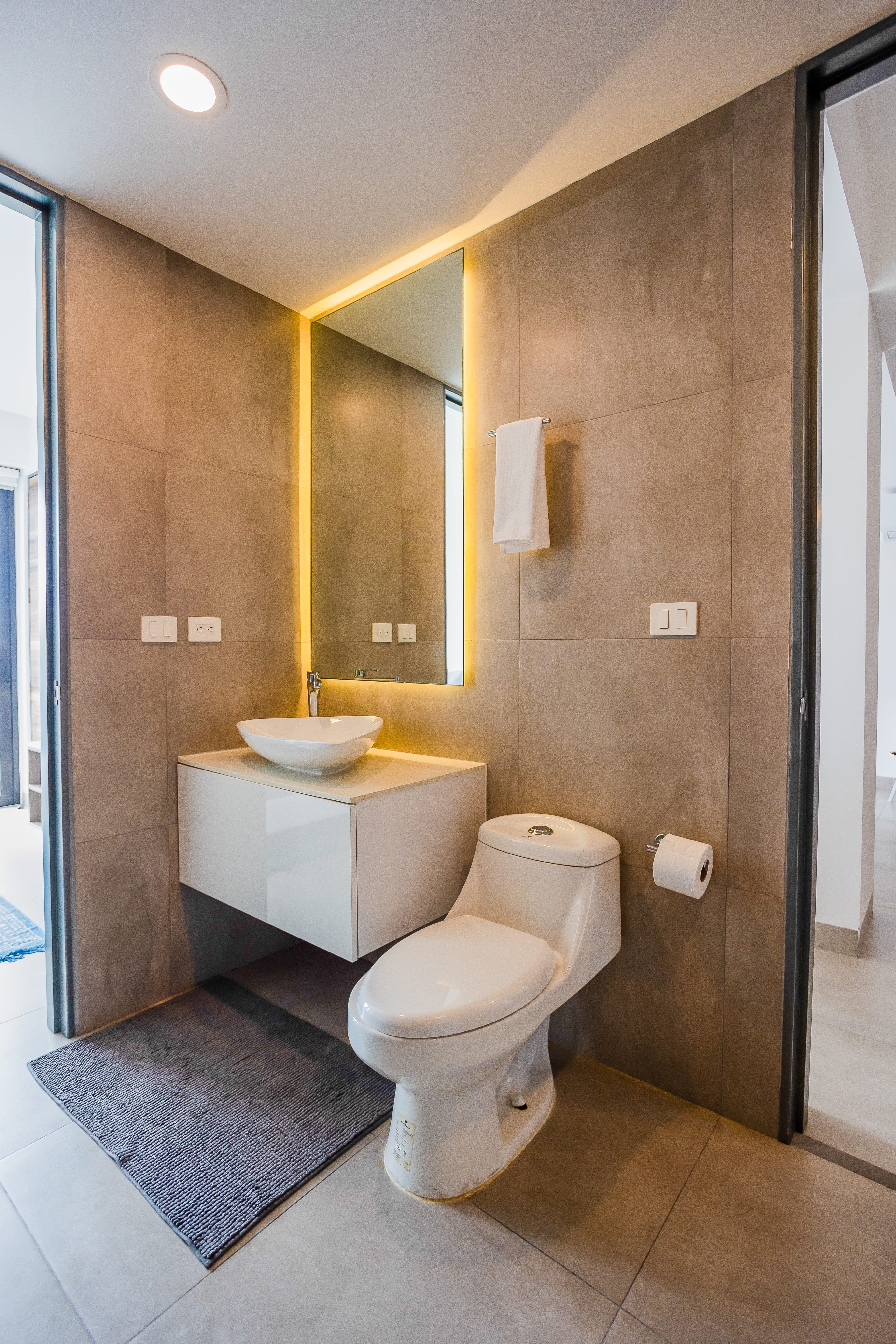 Icono | 3 Bedroom Luxe Condo - Image 7