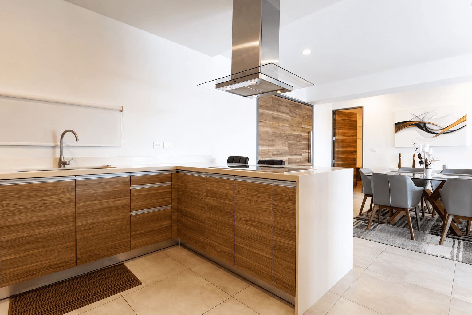 Icono | 3 Bedroom Luxe Condo - Image 13