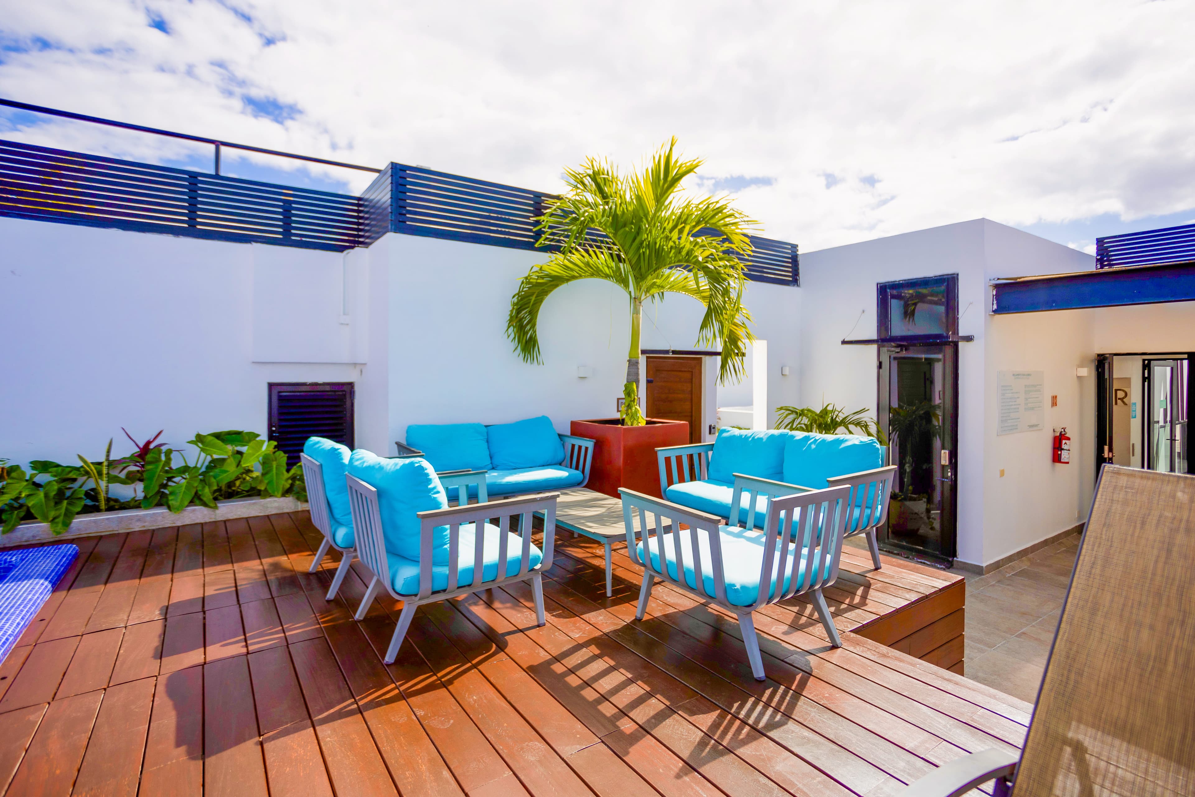 Icono | 3 Bedroom Luxe Condo - Image 14