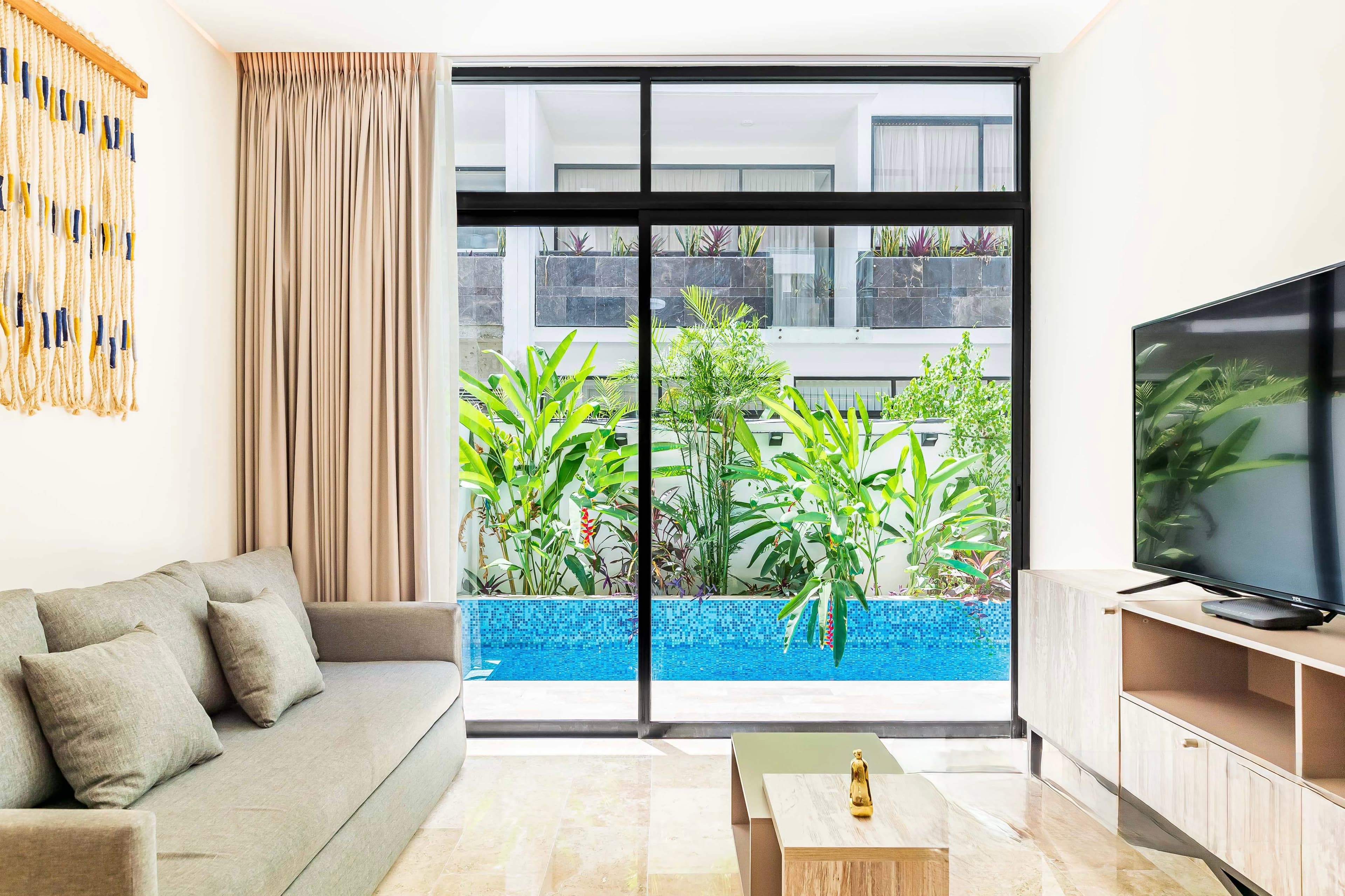 The Elle | 1 Bedroom Stylish Condo - Image 5