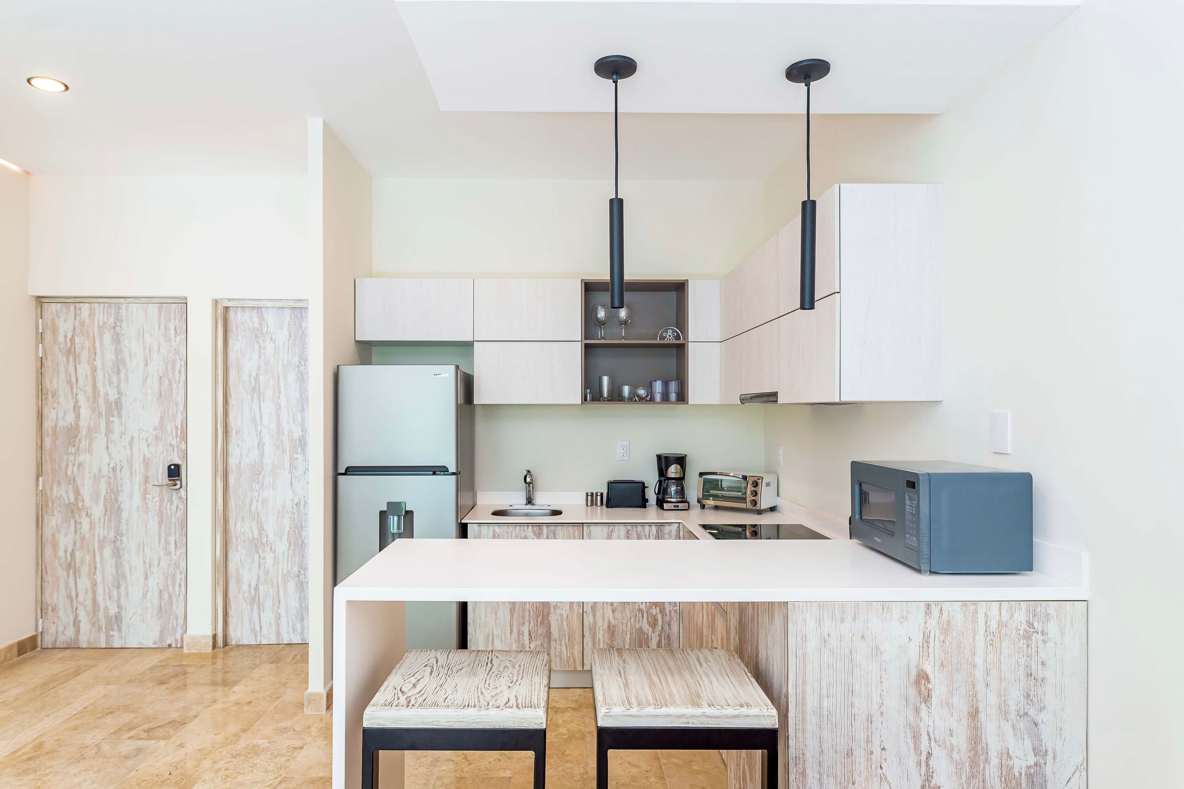 The Elle | 1 Bedroom Stylish Condo - Image 12