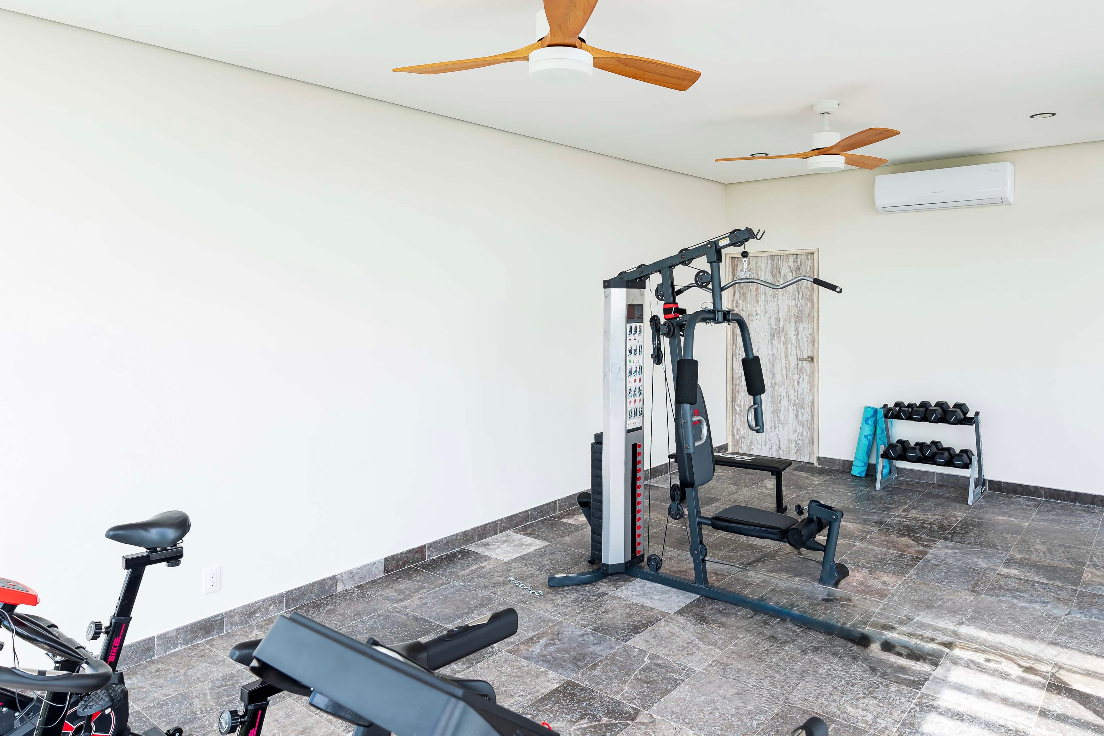 The Elle | 1 Bedroom Stylish Condo - Image 19