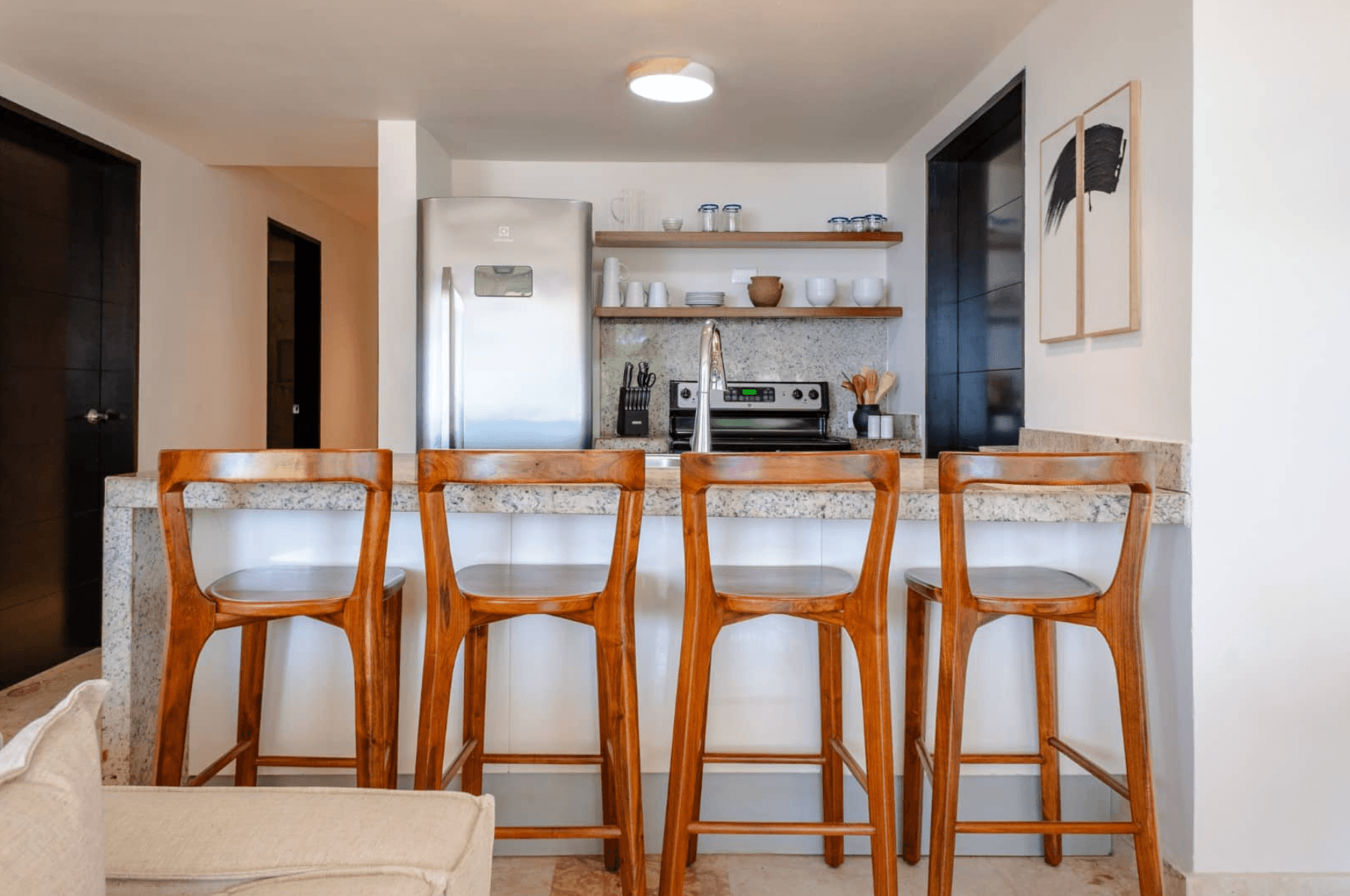 The Elements | 2 Bedroom Ocean View Condo - Image 4