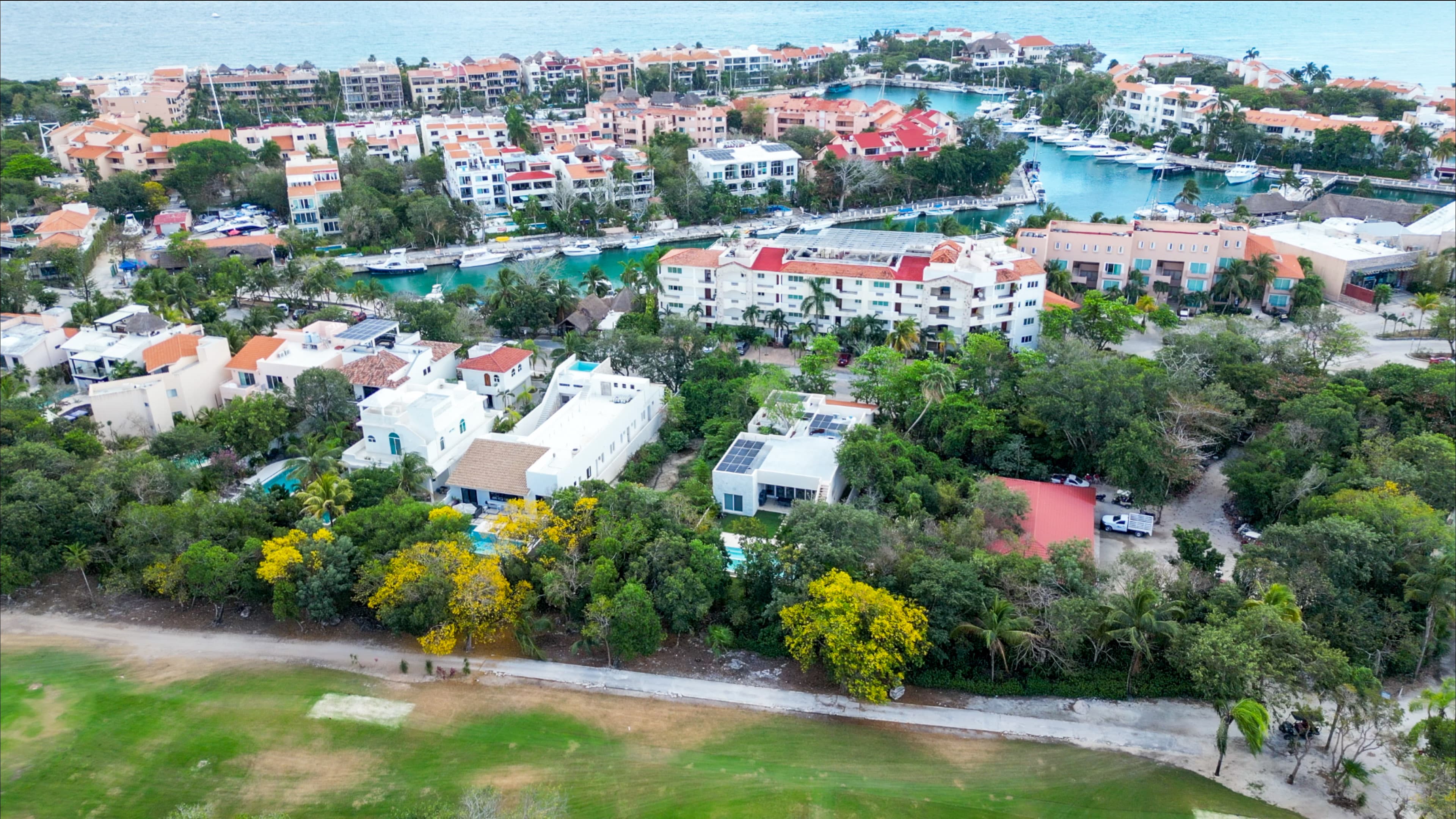 Exclusive Golf Course Lot with Marina & Beach Lifestyle - Image 4