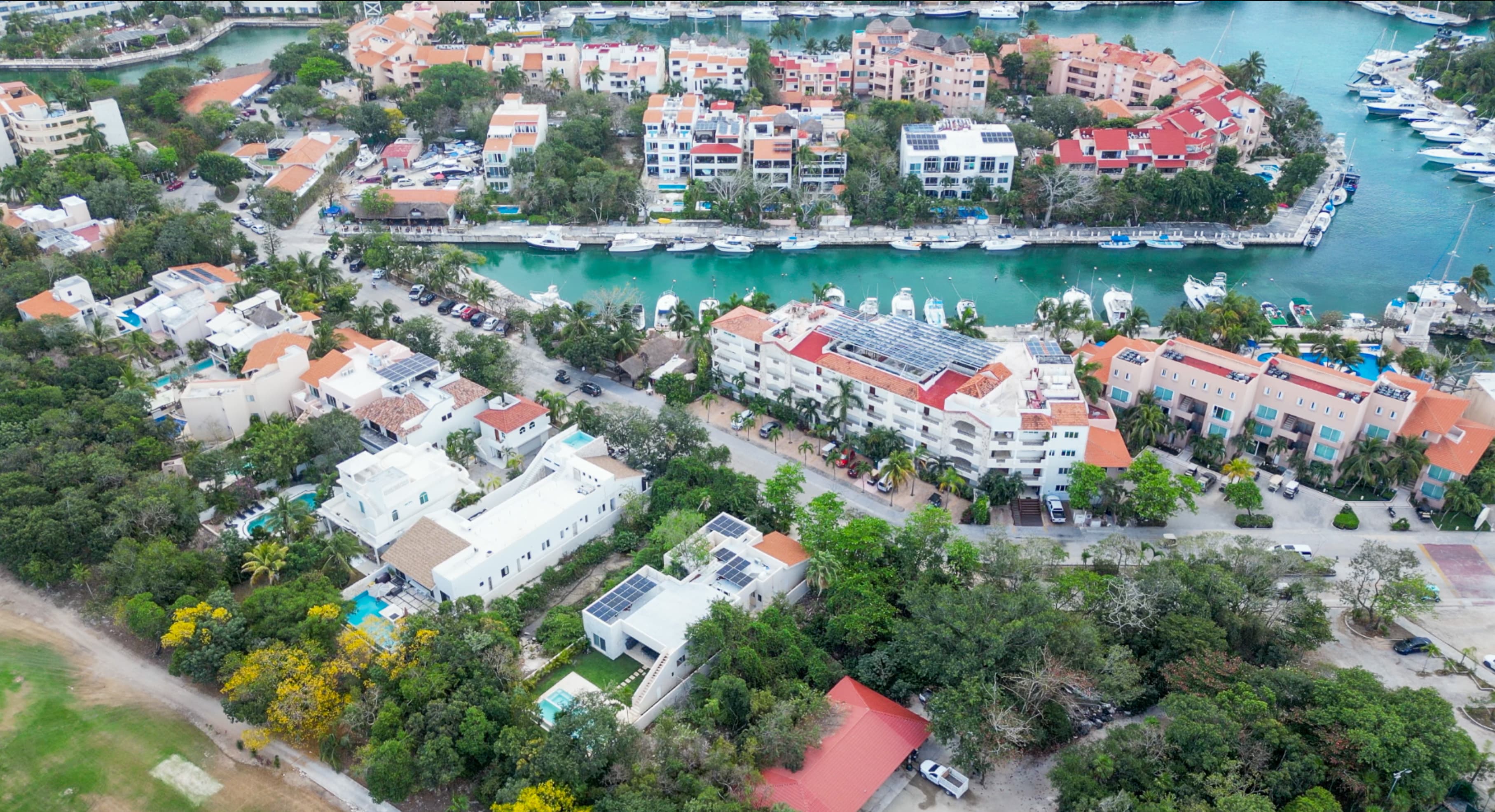 Exclusive Golf Course Lot with Marina & Beach Lifestyle - Image 6
