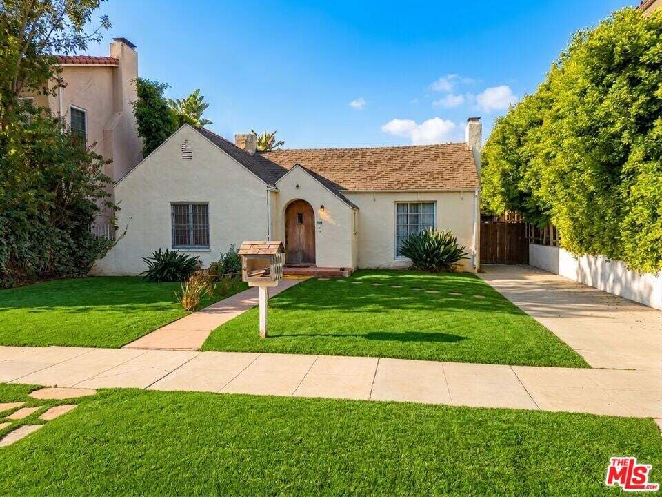 327 N. Croft Ave. Los Angeles, CA 90048