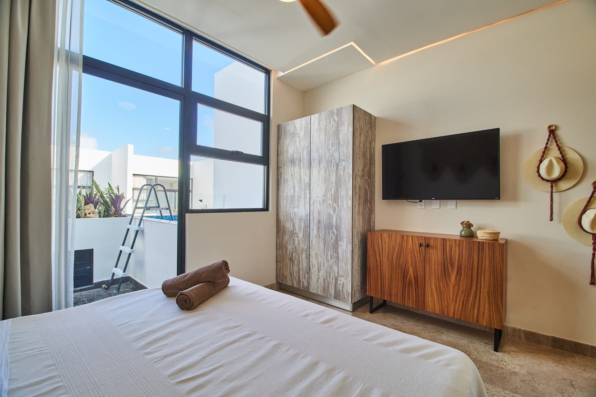 The Elle | Two-Level Penthouse with Plunge Pool - Image 10