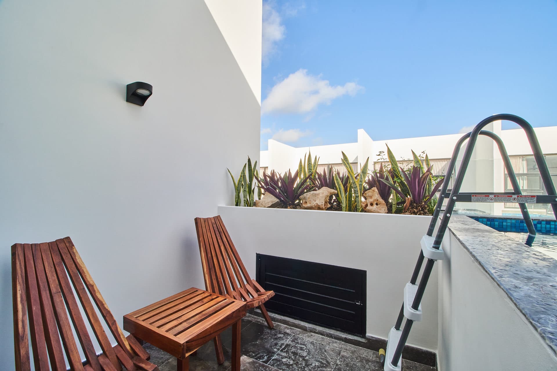 The Elle | Two-Level Penthouse with Plunge Pool - Image 12