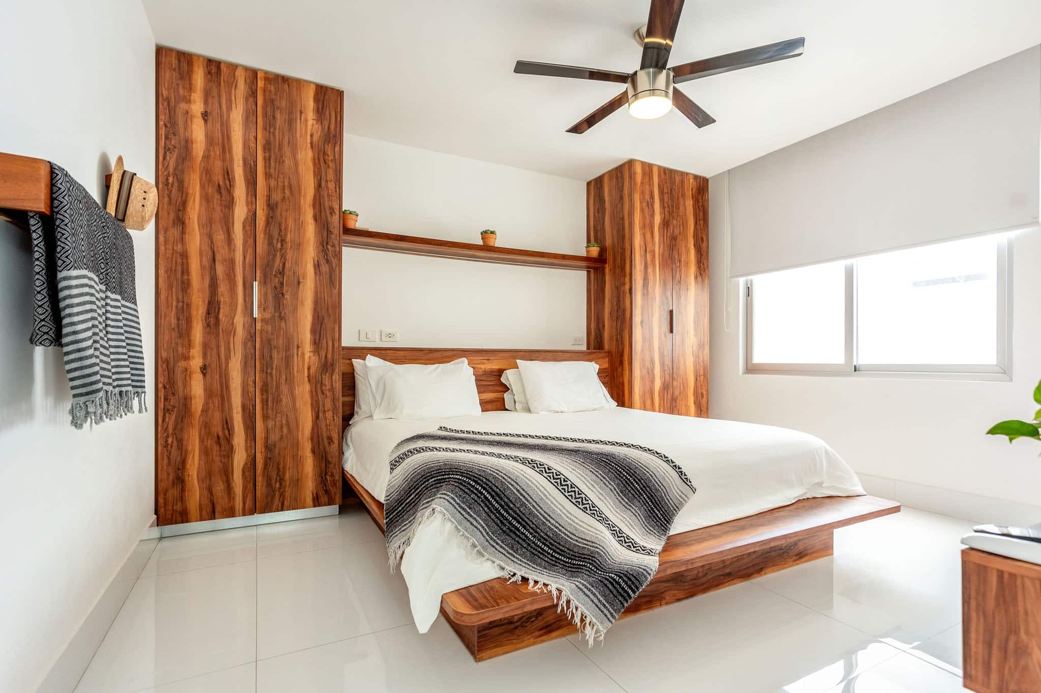 DK05 – 401 - Image 20