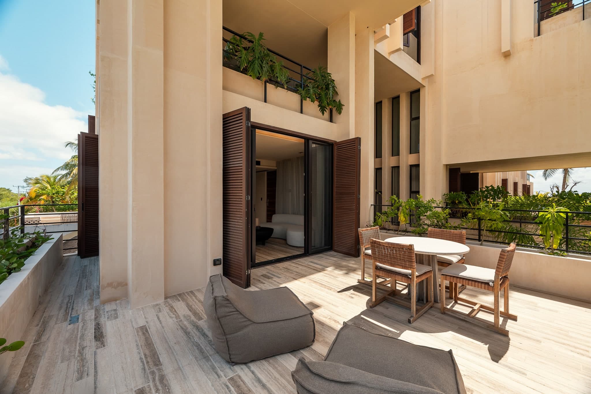 Bespoke D9 - Image 25