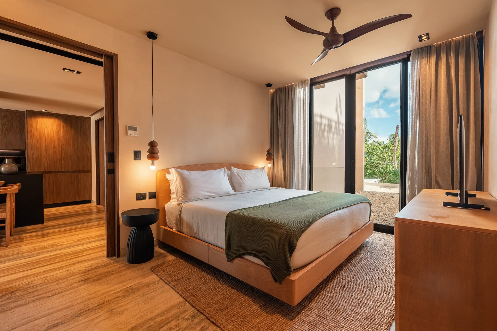 Bespoke D9 - Image 29