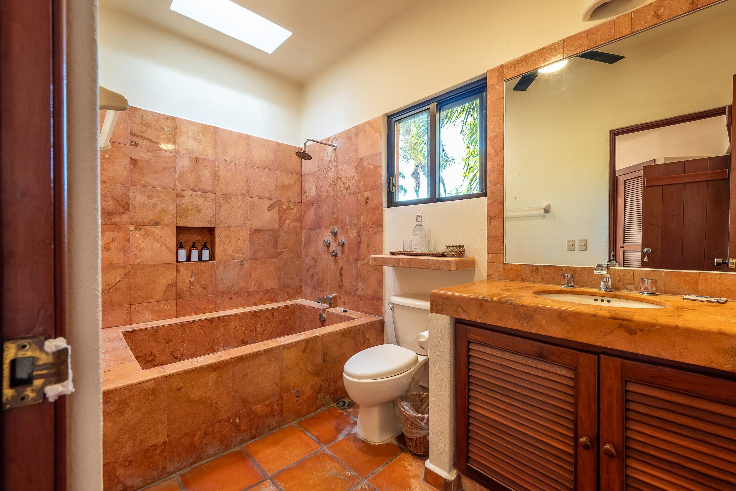 Jade Bay 8 - Image 28