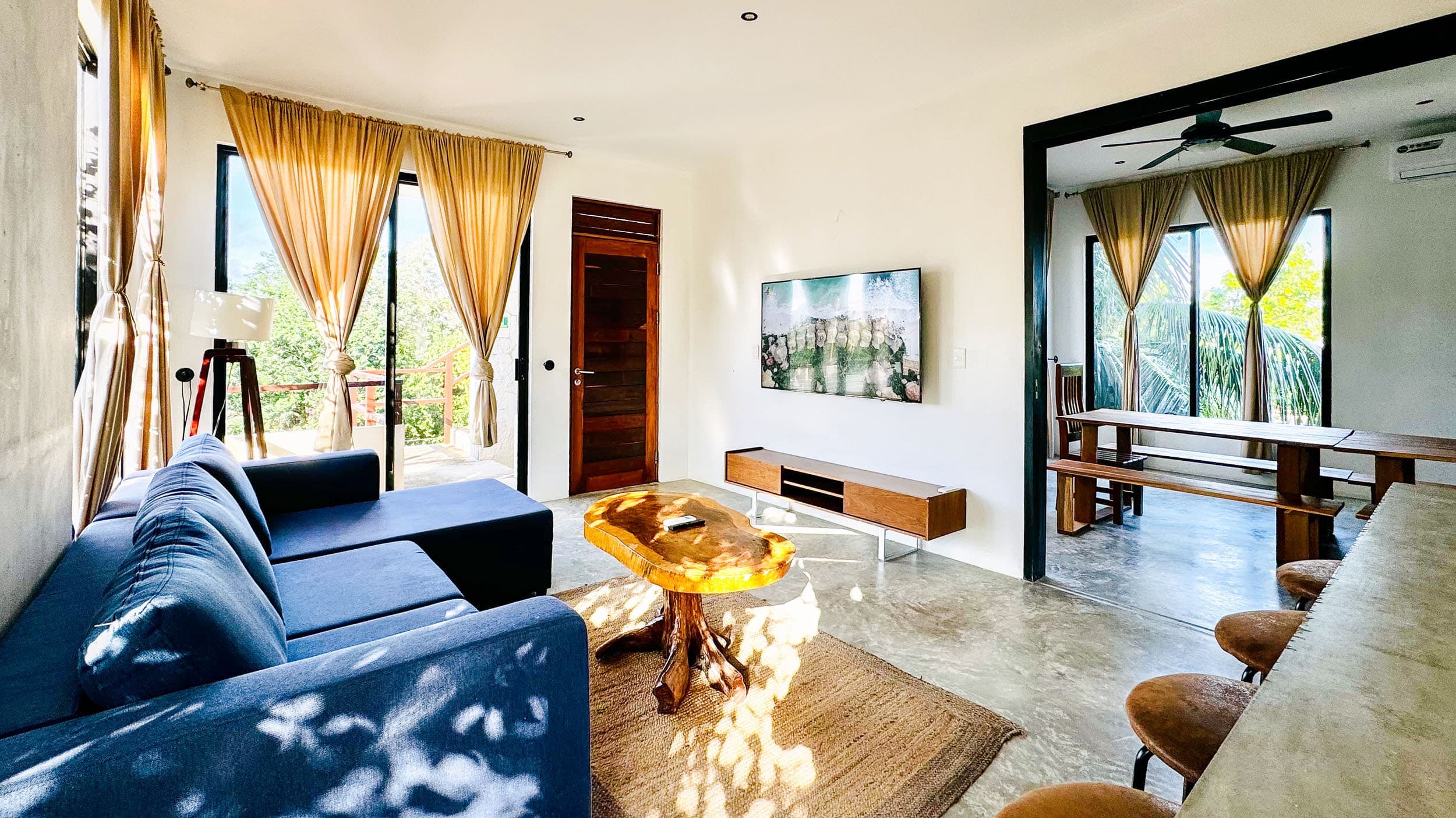 10 Unit Hotel/Apartment Building - Image 1