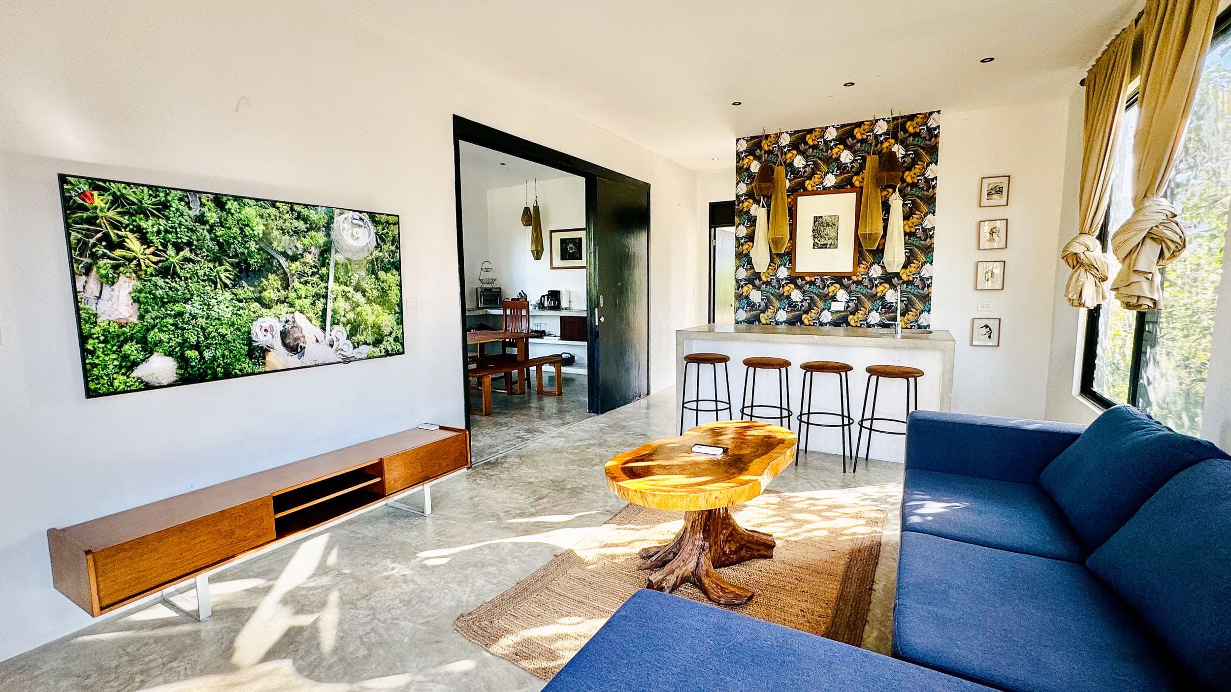 10 Unit Hotel/Apartment Building - Image 11