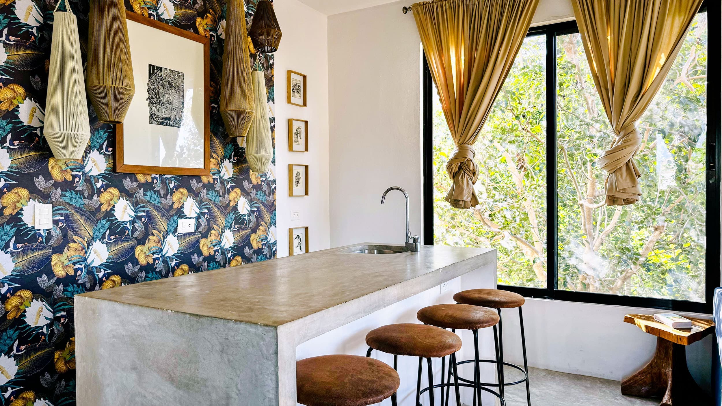 10 Unit Hotel/Apartment Building - Image 15