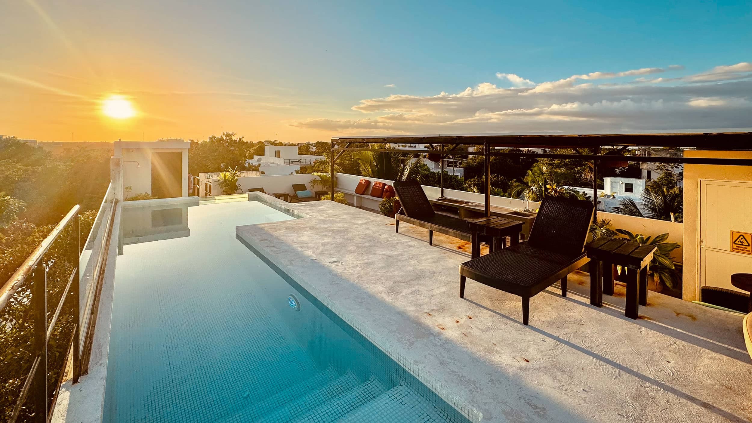 10 Unit Hotel/Apartment Building - Image 27