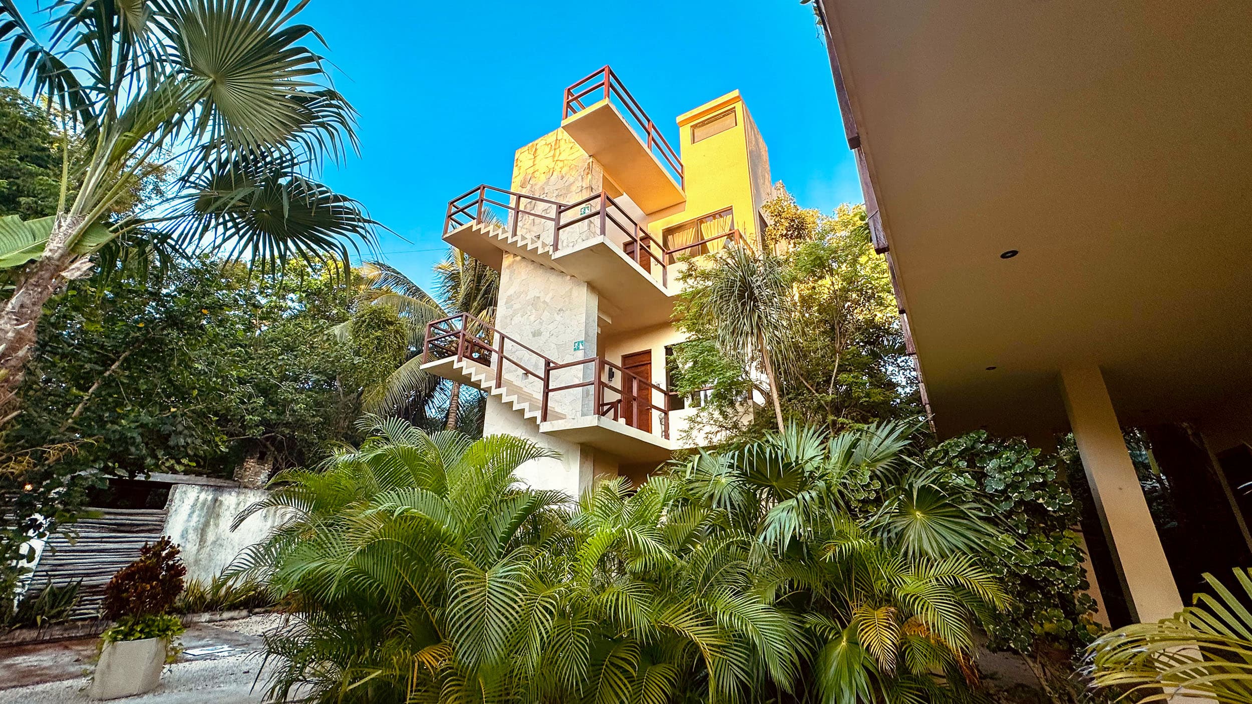 10 Unit Hotel/Apartment Building - Image 30