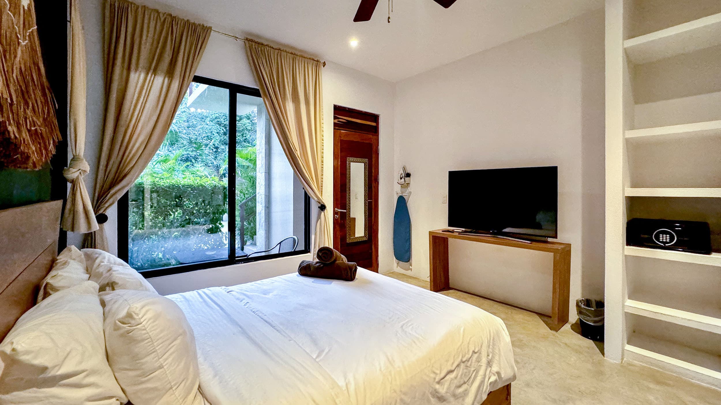 10 Unit Hotel/Apartment Building - Image 37