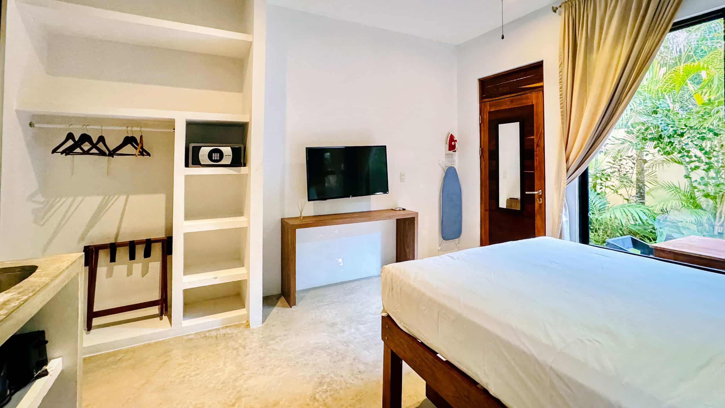 10 Unit Hotel/Apartment Building - Image 39