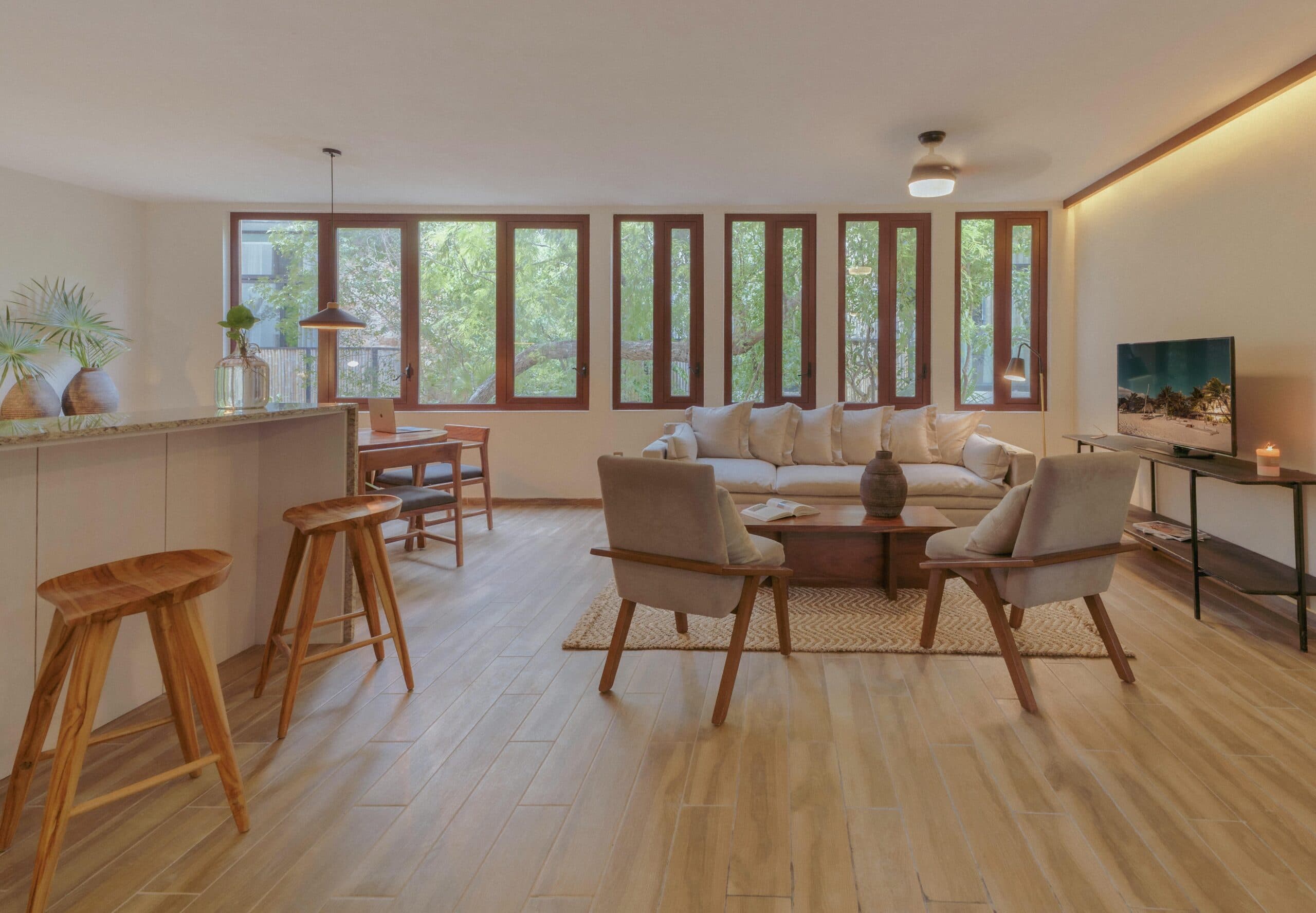 25 Room Boutique Hotel - Image 1