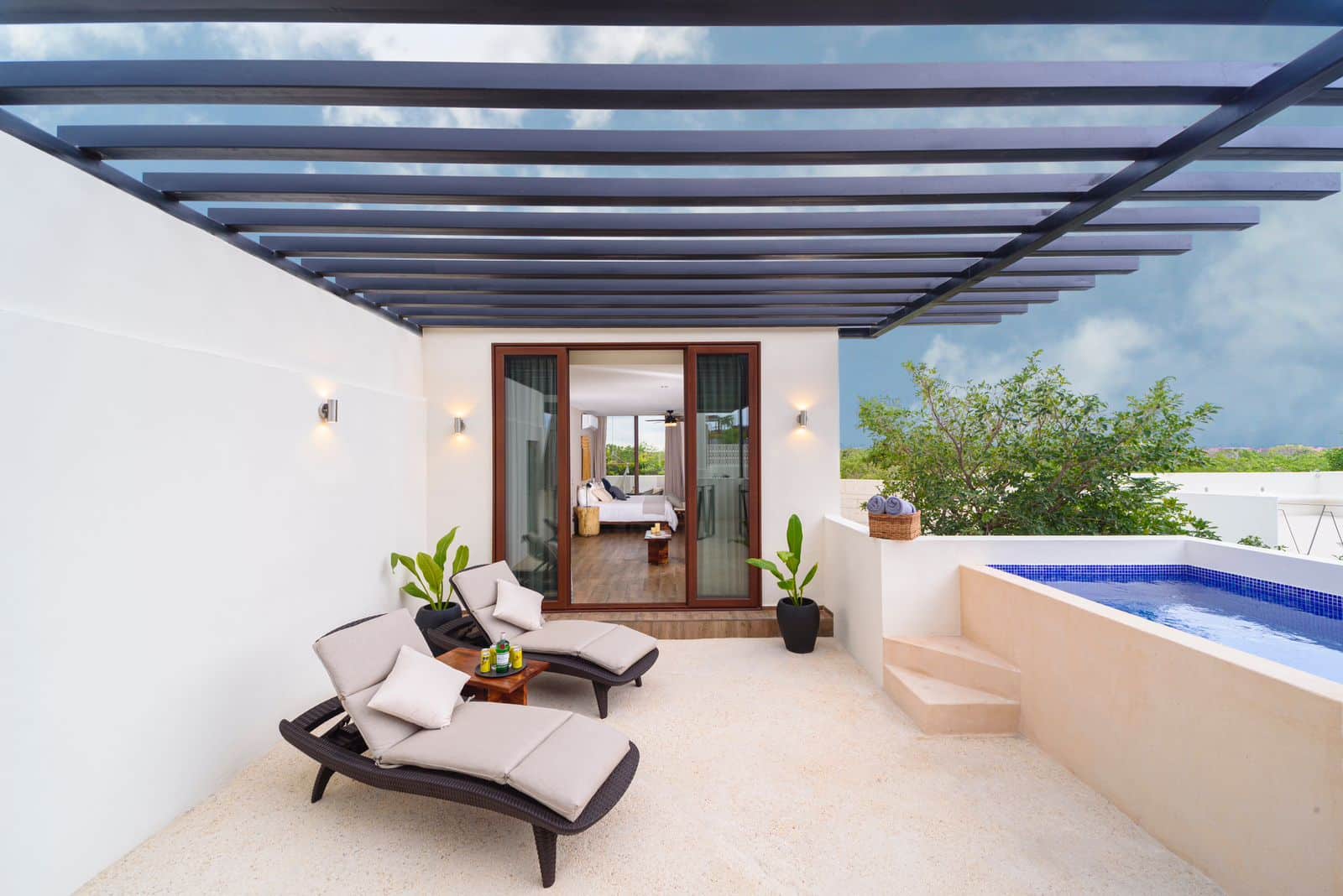 25 Room Boutique Hotel - Image 5