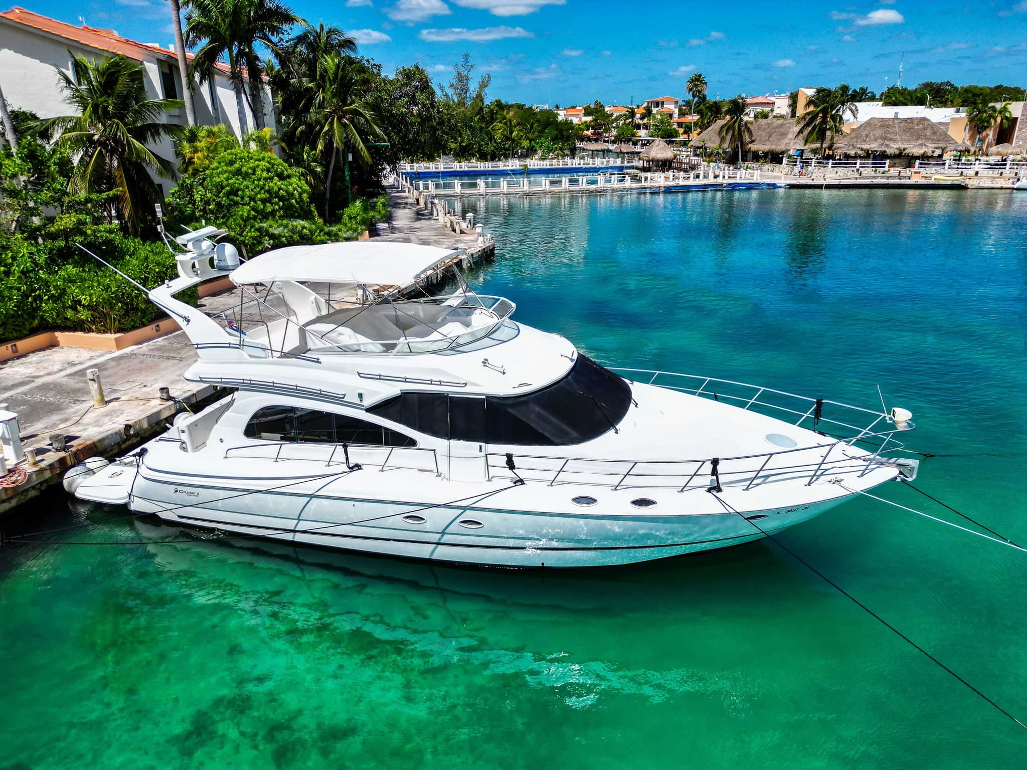 2001 Cruisers Yachts 5000 Sedan Sport - Image 1