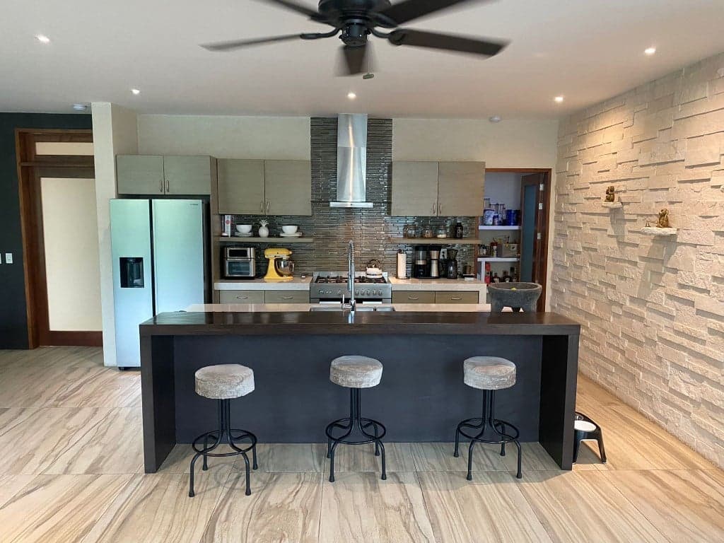 Multi-Unit: 3 Condos + Commercial Space - Image 14