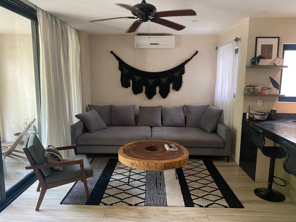 Multi-Unit: 3 Condos + Commercial Space - Image 17