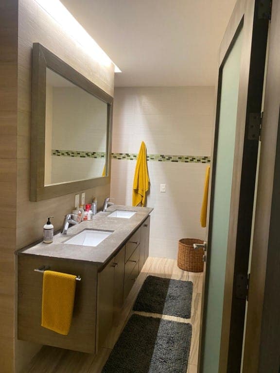 Multi-Unit: 3 Condos + Commercial Space - Image 18