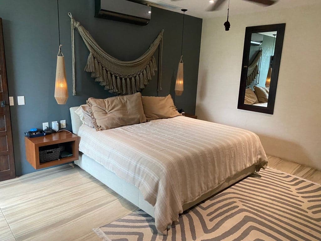 Multi-Unit: 3 Condos + Commercial Space - Image 2