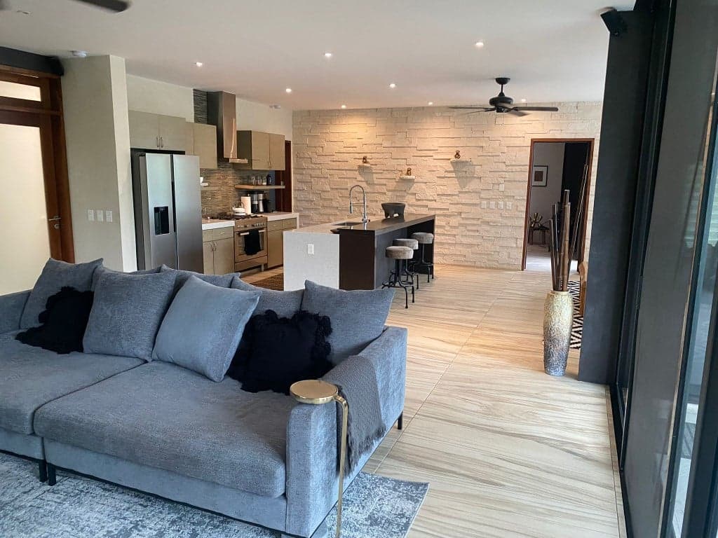 Multi-Unit: 3 Condos + Commercial Space - Image 4