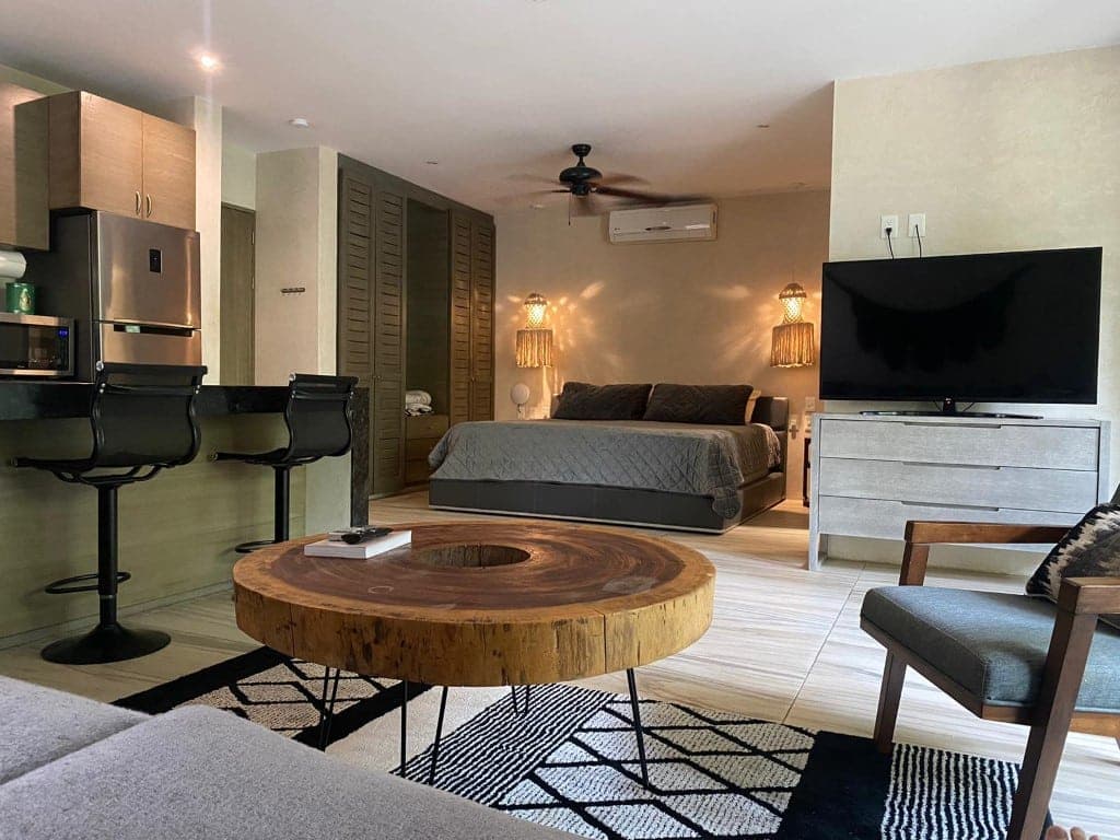 Multi-Unit: 3 Condos + Commercial Space - Image 5