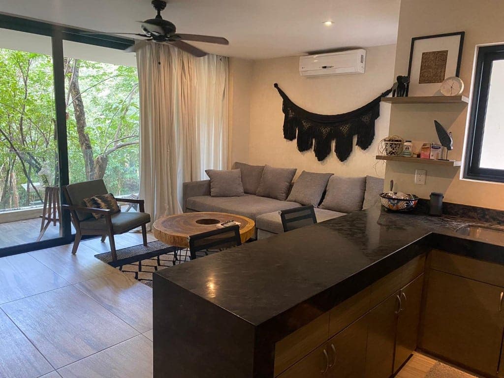 Multi-Unit: 3 Condos + Commercial Space - Image 9