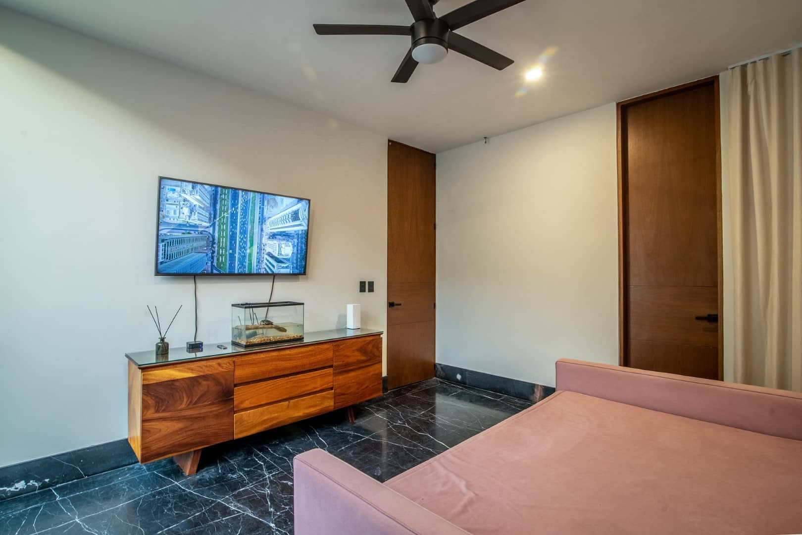 Compostela Orion 61 - Image 24