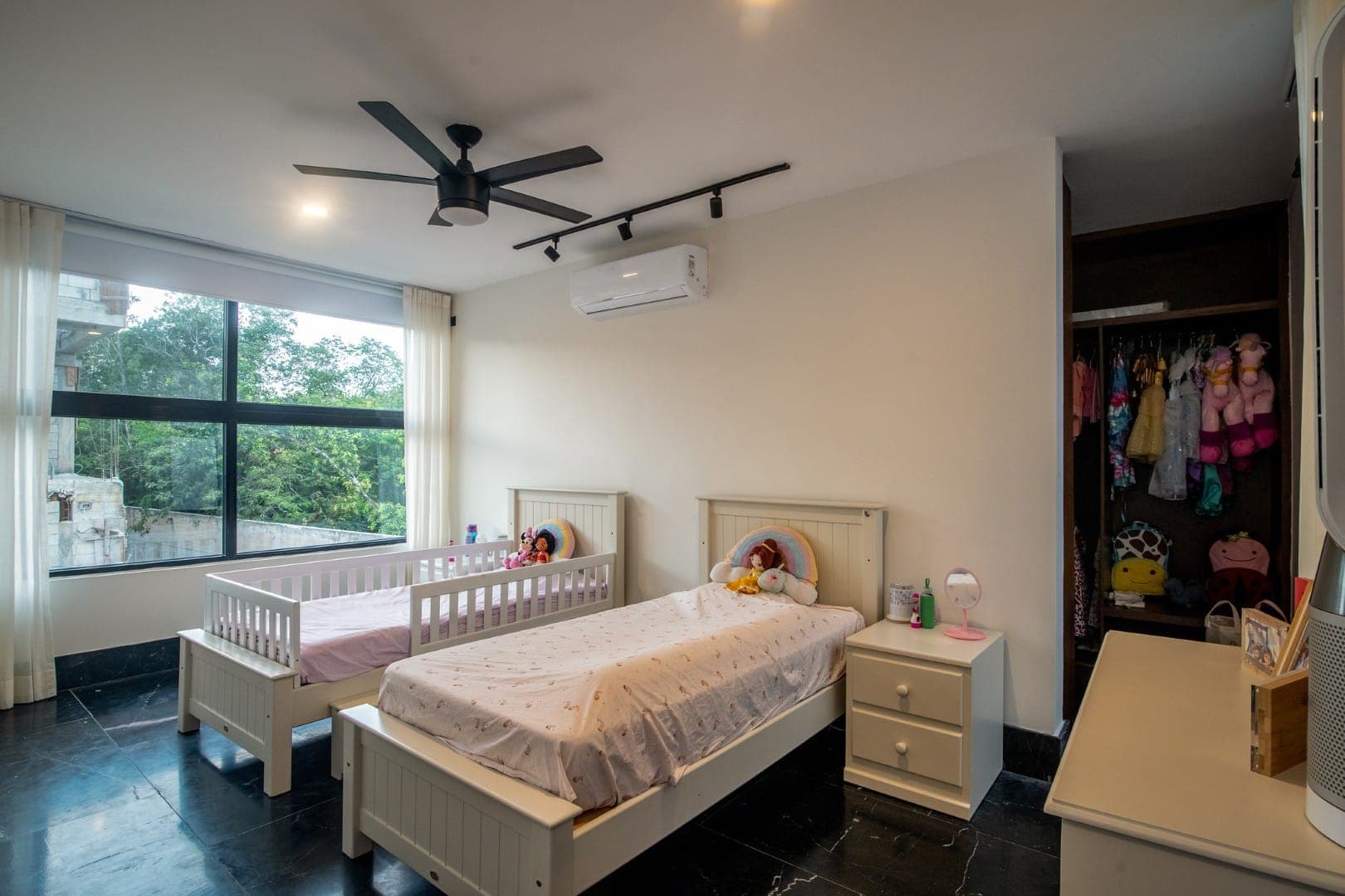 Compostela Orion 61 - Image 26