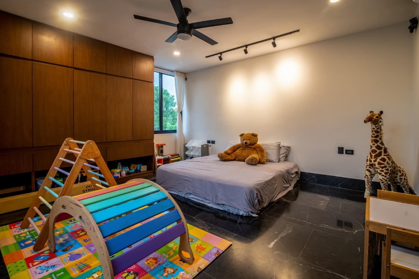 Compostela Orion 61 - Image 31