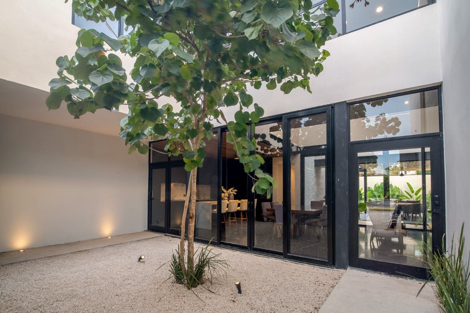 Compostela Orion 61 - Image 6