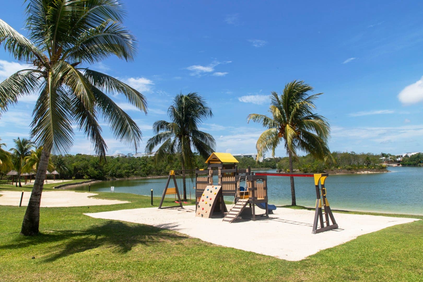 Lagos Del Sol 114 - Image 4