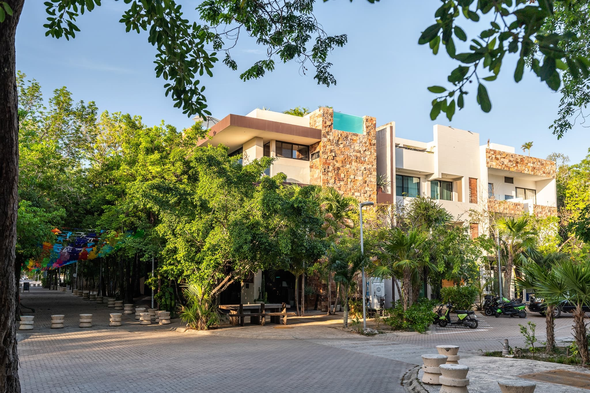 Multi-Unit: 3 Condos + Commercial Space - Image 30