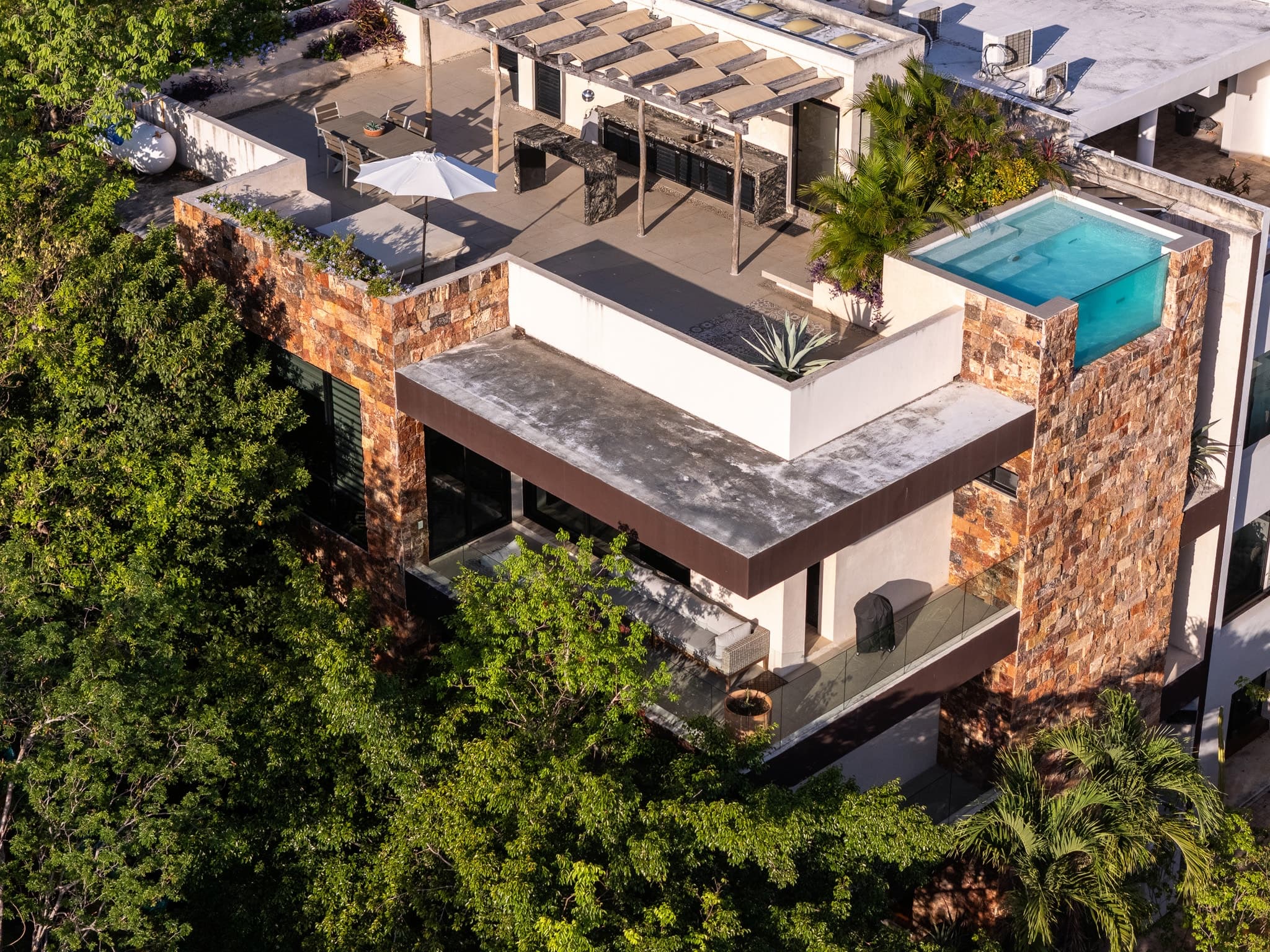 Multi-Unit: 3 Condos + Commercial Space - Image 26